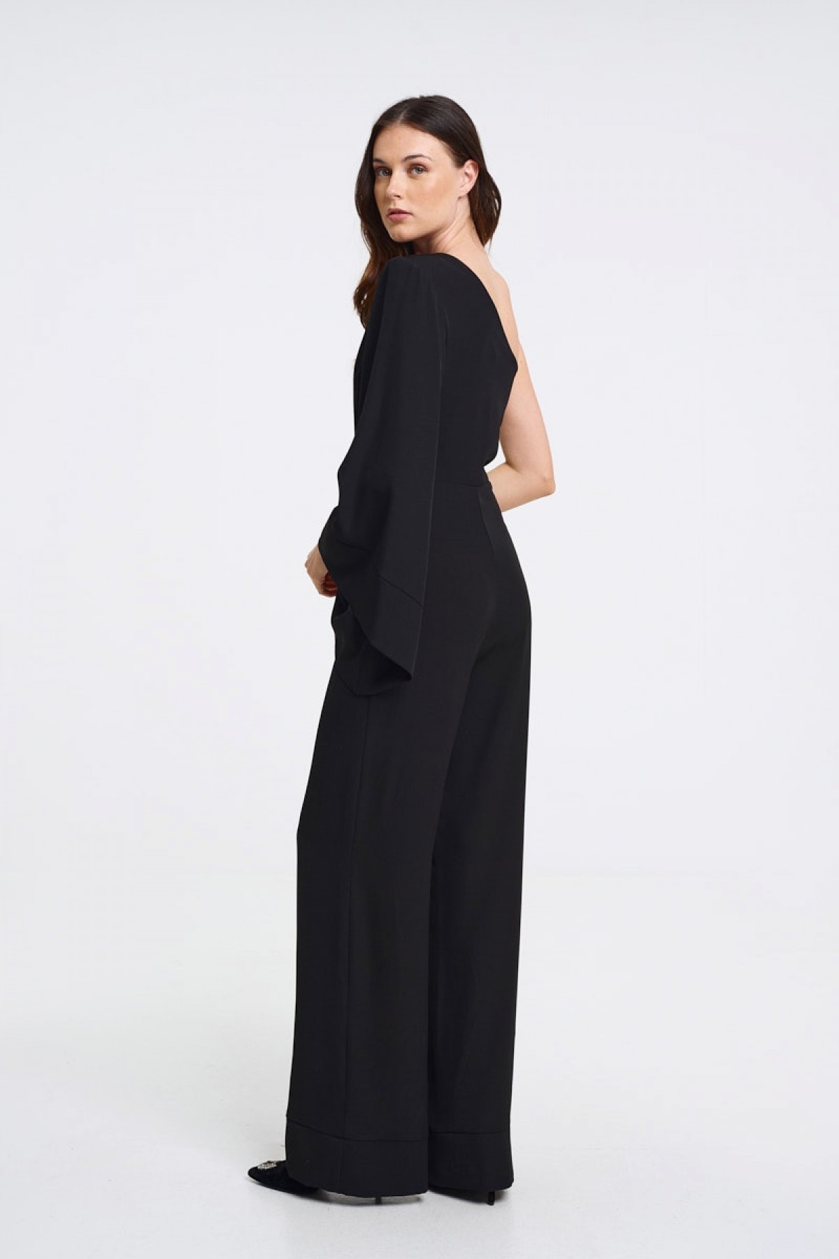 BE YOU ONE SLEEVE JUMPSUIT IN BLACK