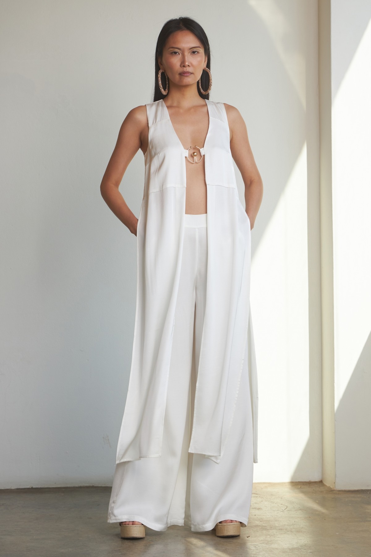 HIGH-RISE SATIN PANTS IN OFF WHITE