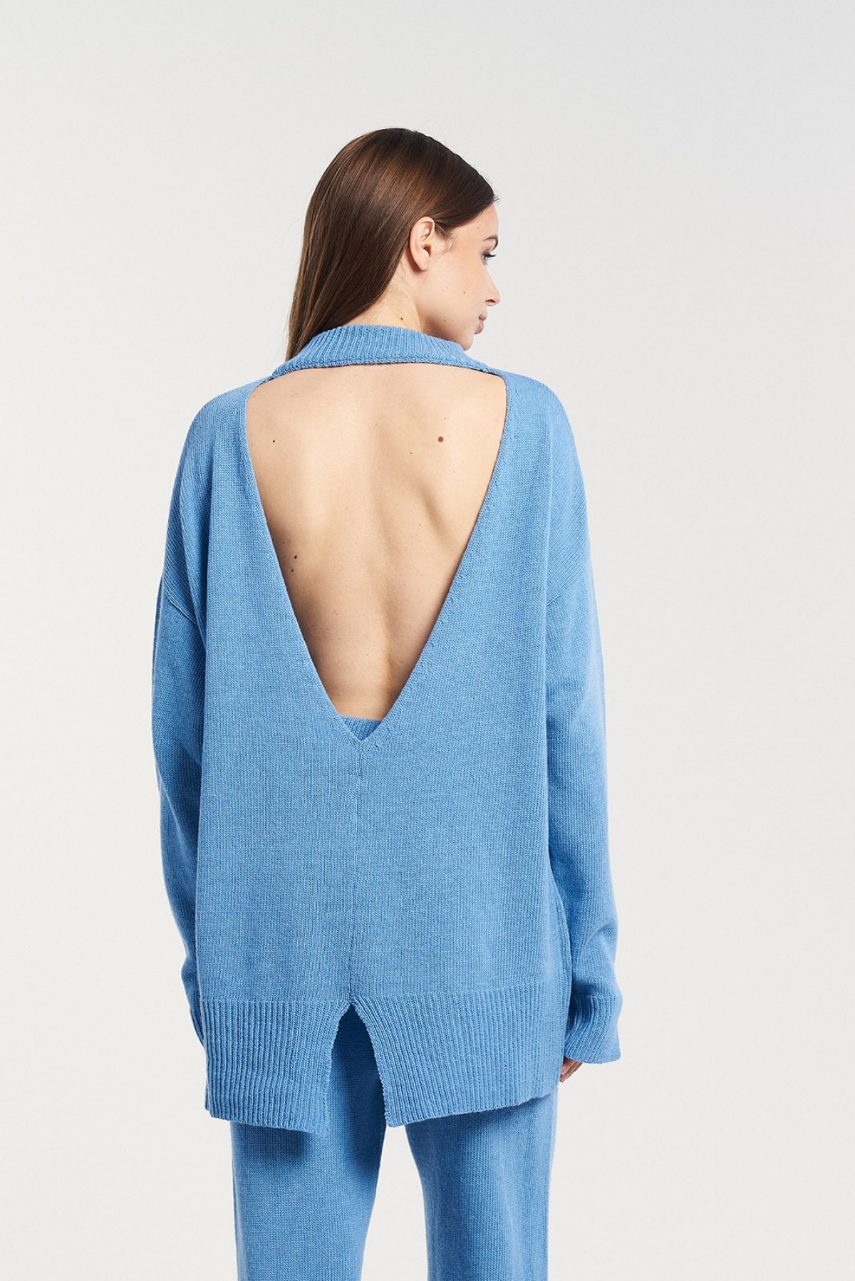 CHRISTELLE NIMA CASHMERE LONG OPEN BACK BLOUSE IN BABY BLUE
