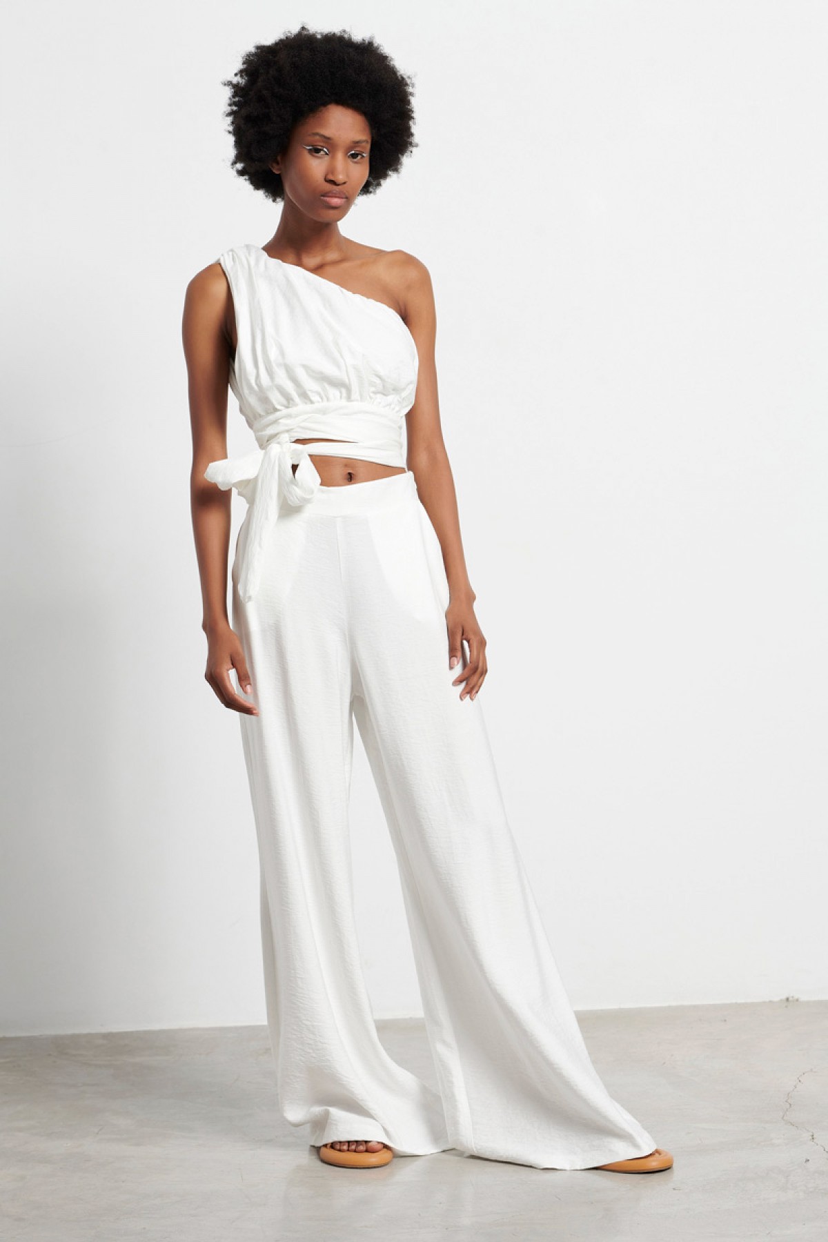 WIDE LEG TROUSERS IN OFF WHITE