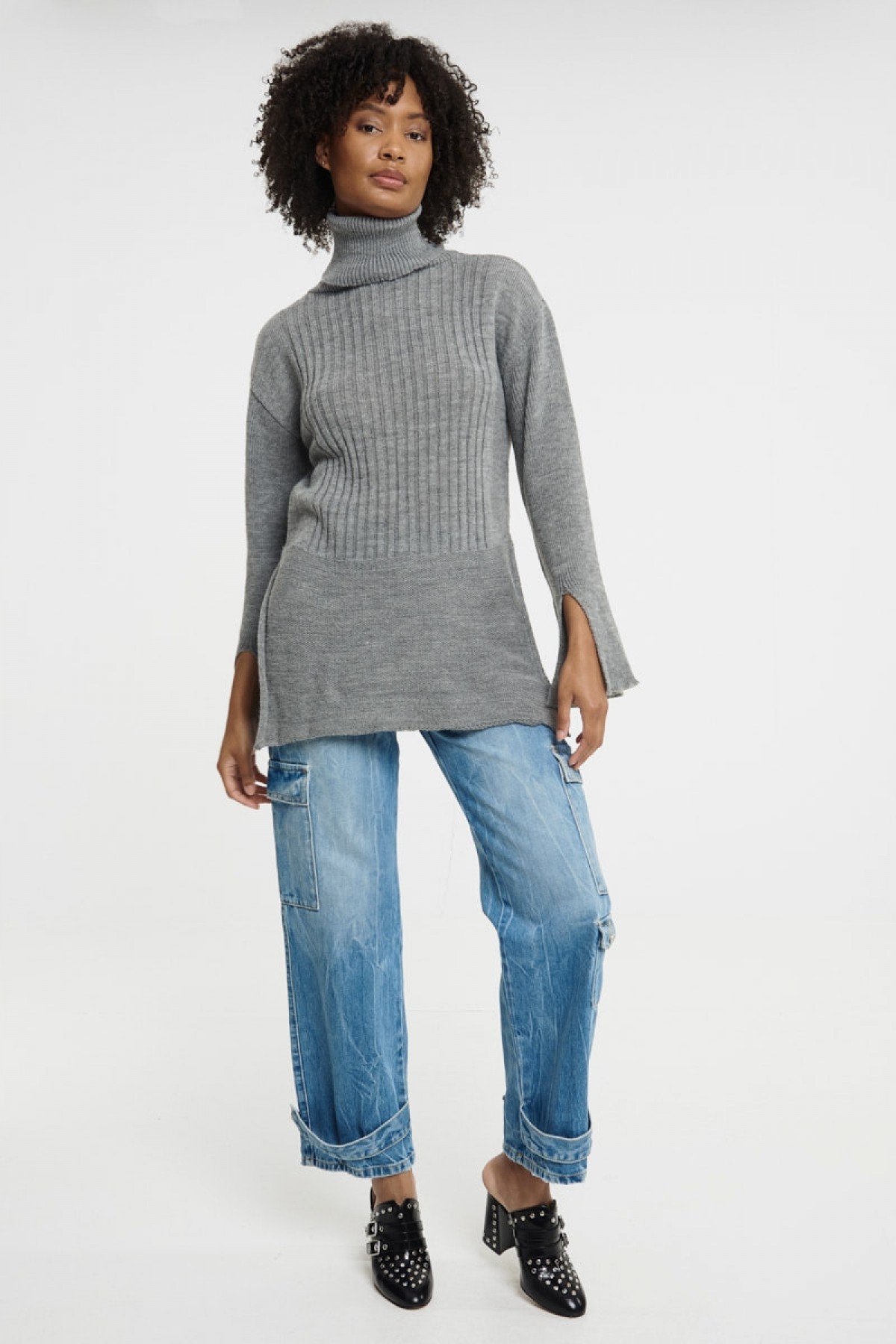LONG RIB KNITTED BLOUSE in grey